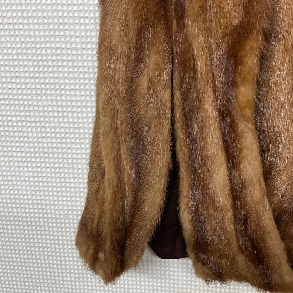 Roy H. Bjorkman Fur cape - Picture 6 of 10